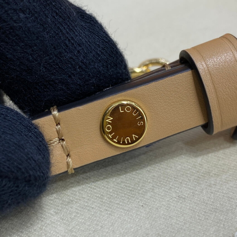 Louis Vuitton Monogram Empreinte Easy Pouch en Strap M81137 Arizona Beige-16