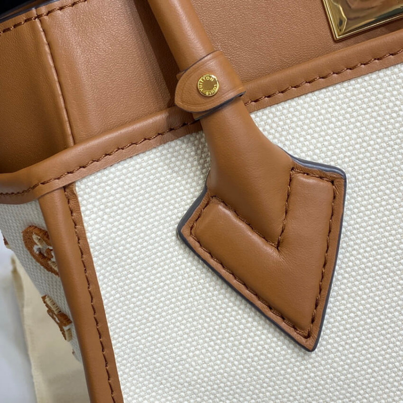 Louis Vuitton a mi lado PM M59905-8