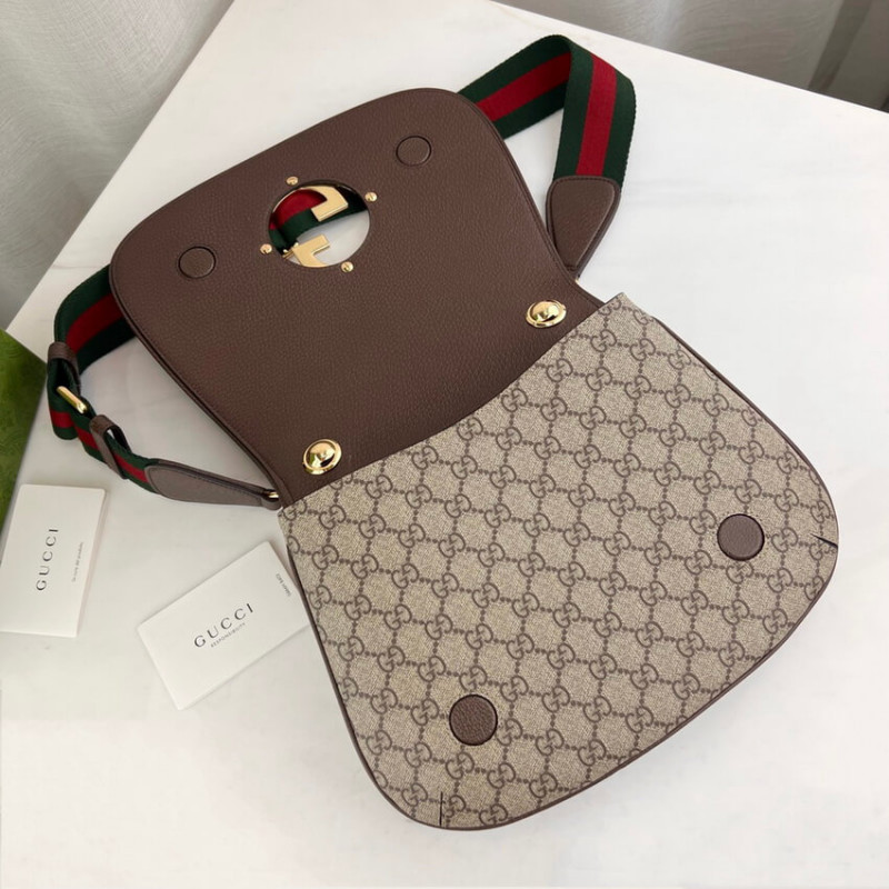 Bolso de hombro medio rubio Gucci con entrelazado redondo G 699210-11