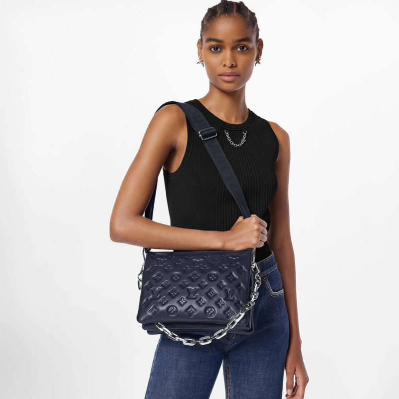 Louis Vuitton Coussin PM M20379 azul marino-1