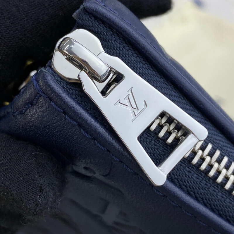Louis Vuitton Coussin PM M20379 azul marino-9