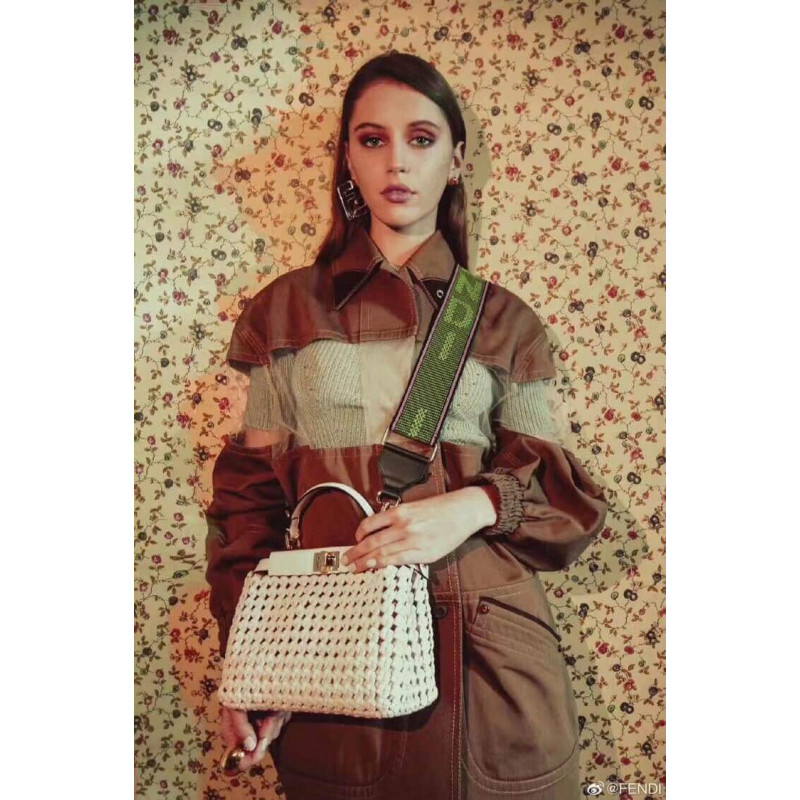 Fendi Peekaboo icónico mini de cuero bolso entrelazado 2031 blanco-1