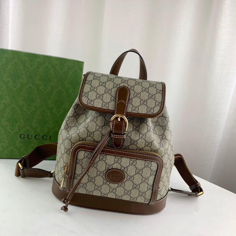mochila Gucci con g de enclavamiento en GG Supreme 674147-2