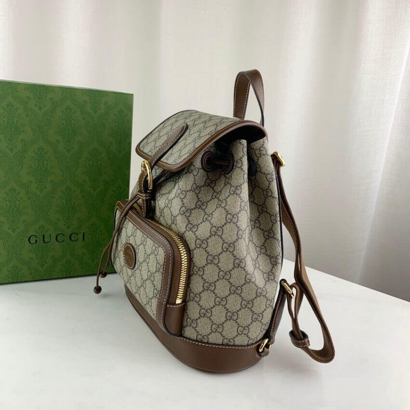 mochila Gucci con g de enclavamiento en GG Supreme 674147-3