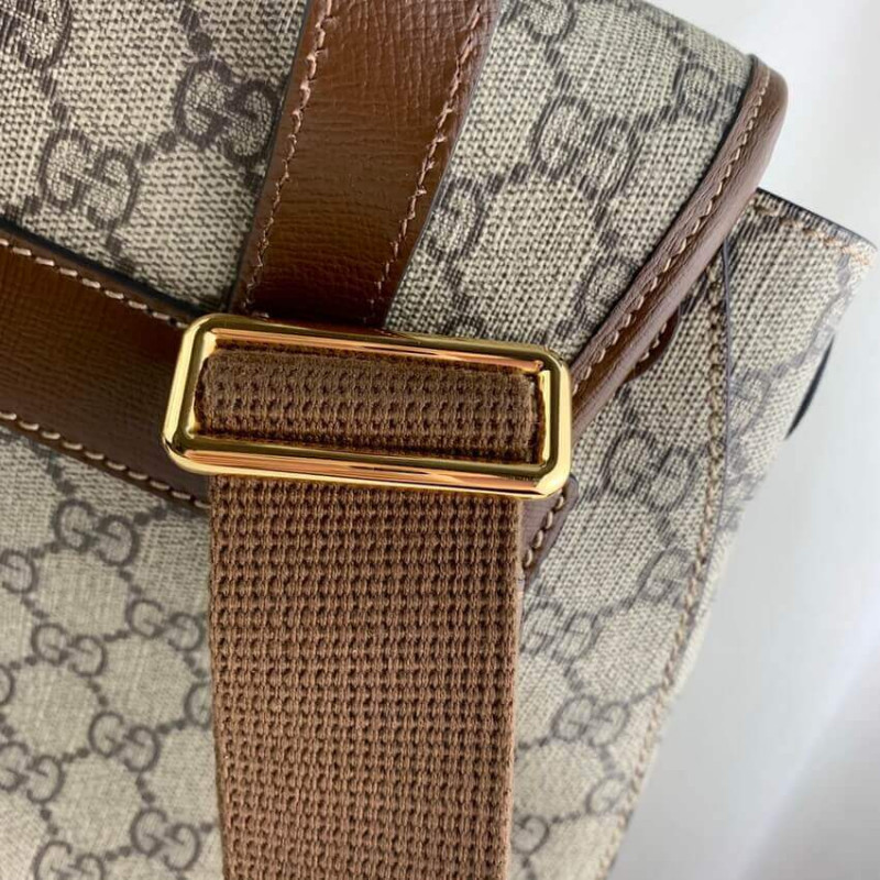 mochila Gucci con g de enclavamiento en GG Supreme 674147-9