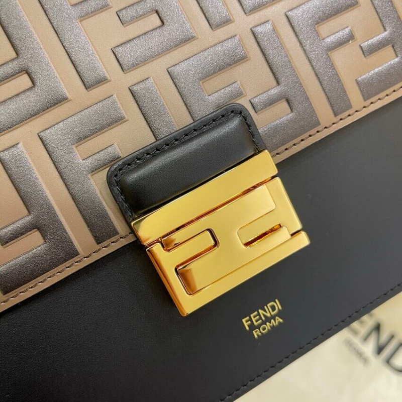 Fendi kan u Bolso de hombro de cuero mediano 8M5327-1