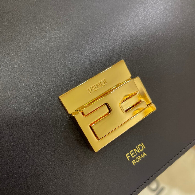Fendi kan u Bolso de hombro de cuero mediano 8M5327-2