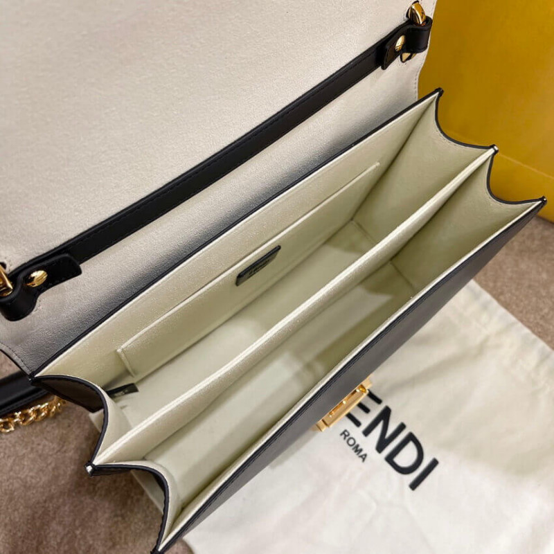 Fendi kan u Bolso de hombro de cuero mediano 8M5327-6