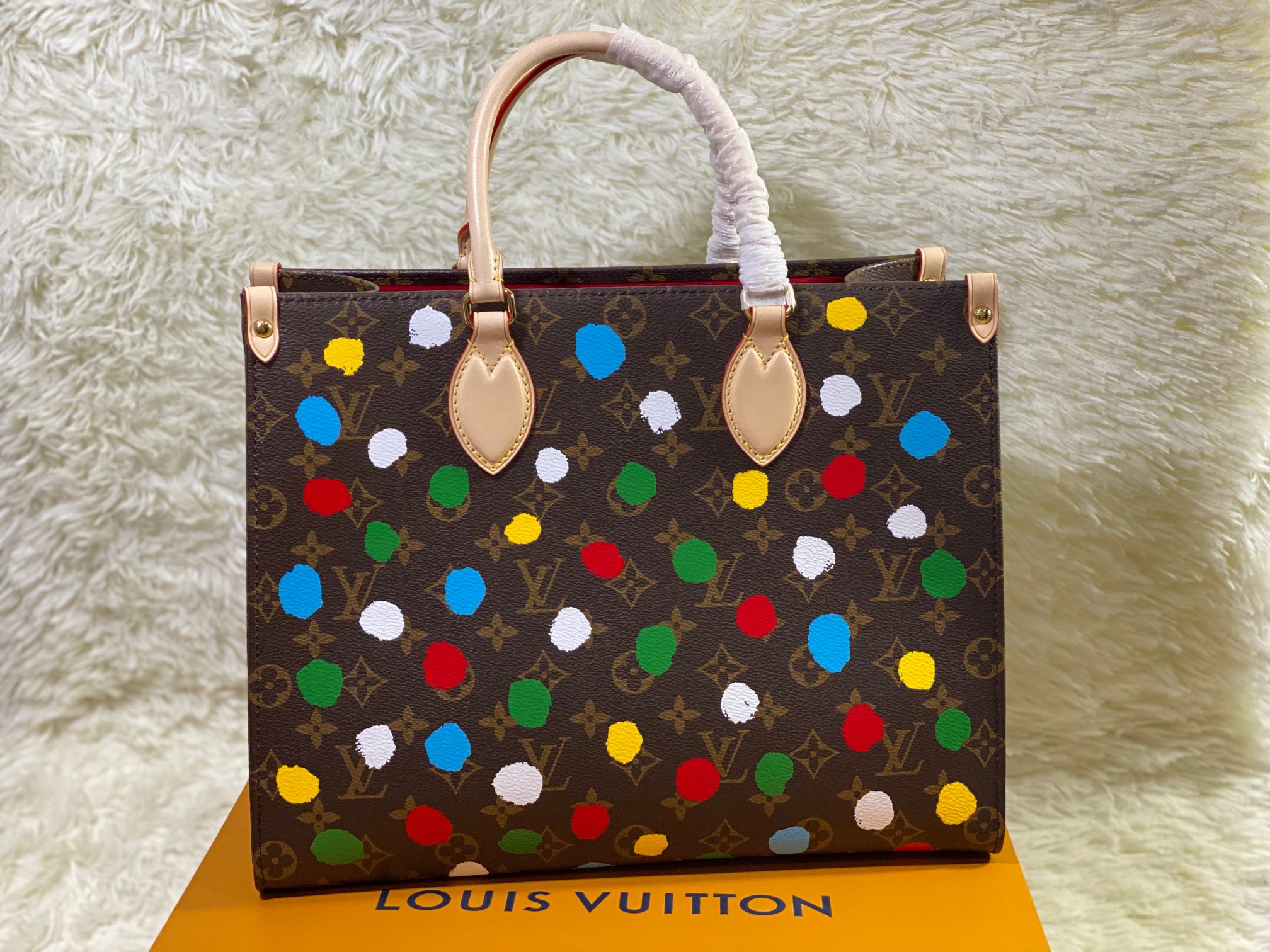 Louis Vuitton LV X YK Onthego MM M46379-1