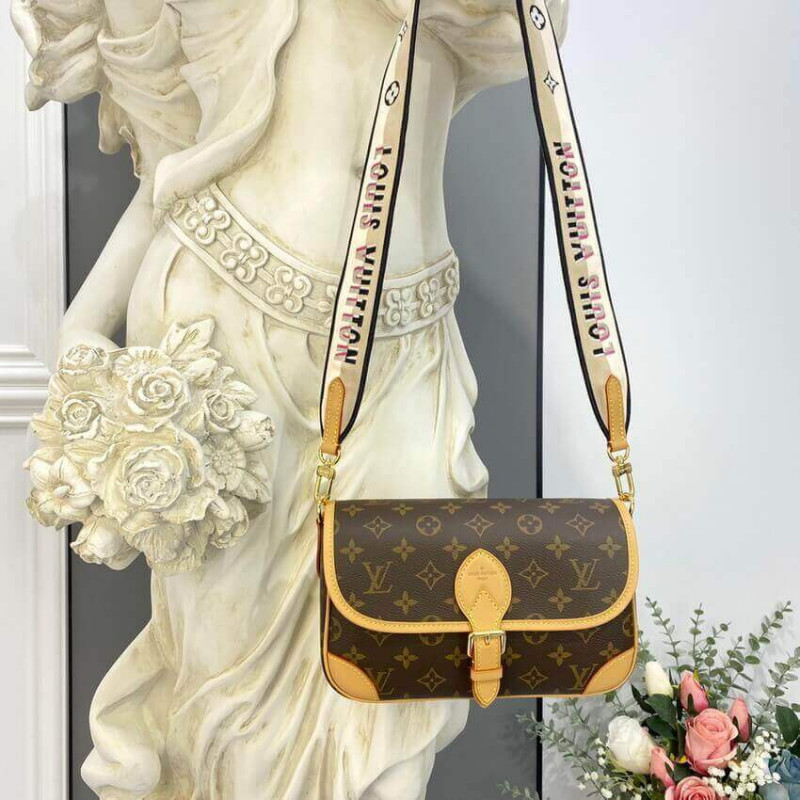 Louis Vuitton Monogram Canvas Diane Bolsa M45985-3