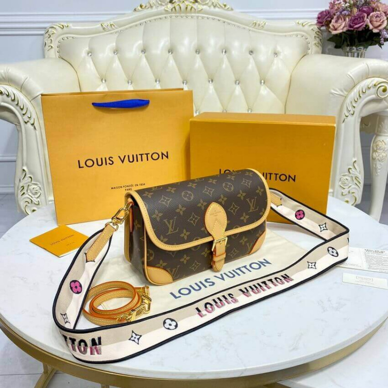 Louis Vuitton Monogram Canvas Diane Bolsa M45985-6