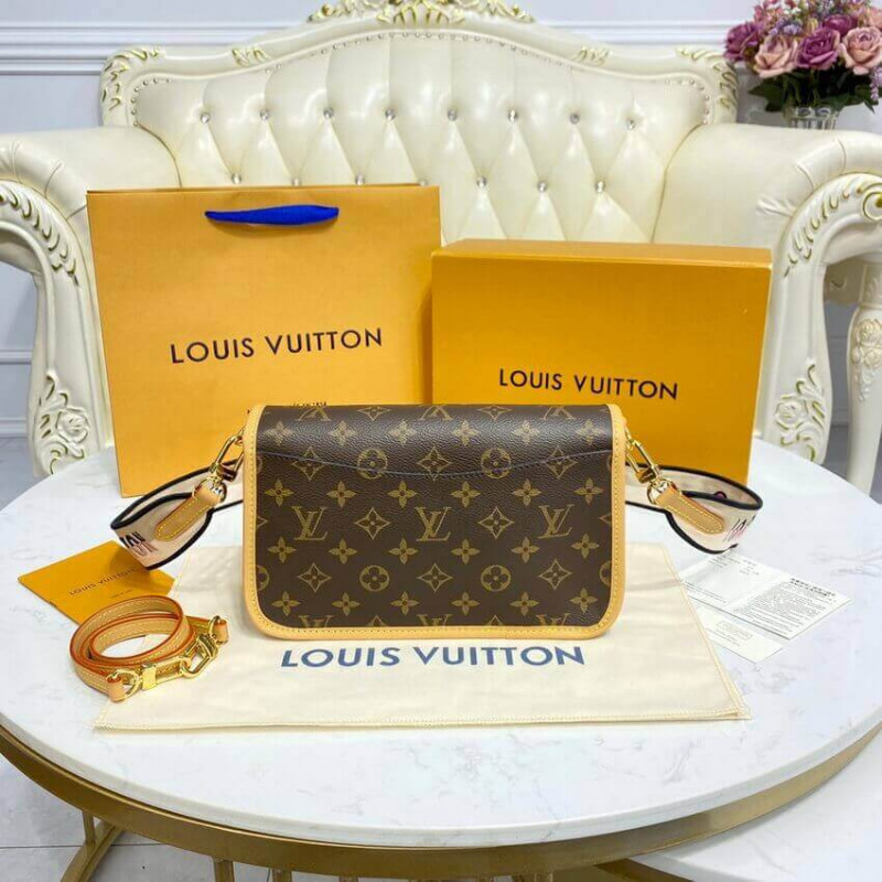 Louis Vuitton Monogram Canvas Diane Bolsa M45985-7