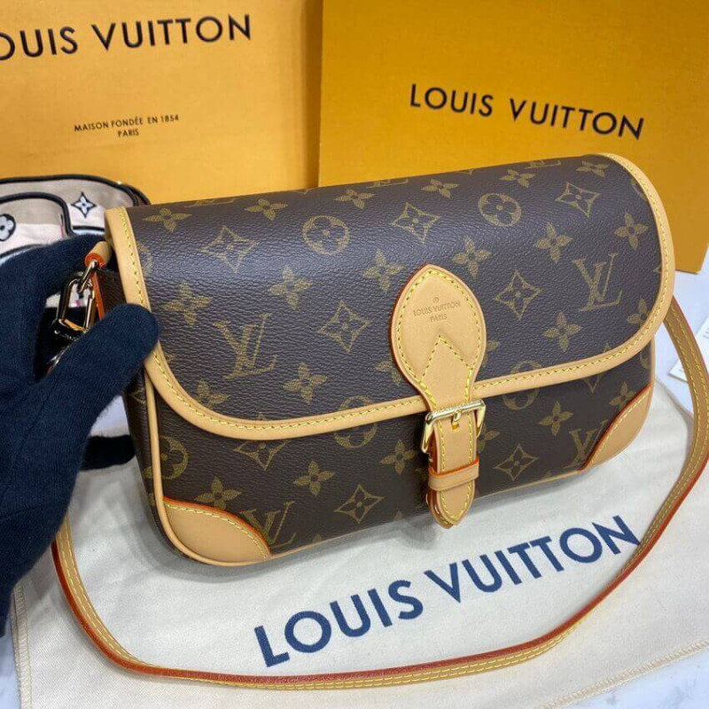 Louis Vuitton Monogram Canvas Diane Bolsa M45985-8