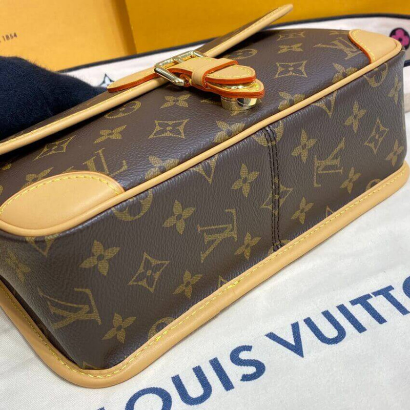 Louis Vuitton Monogram Canvas Diane Bolsa M45985-9