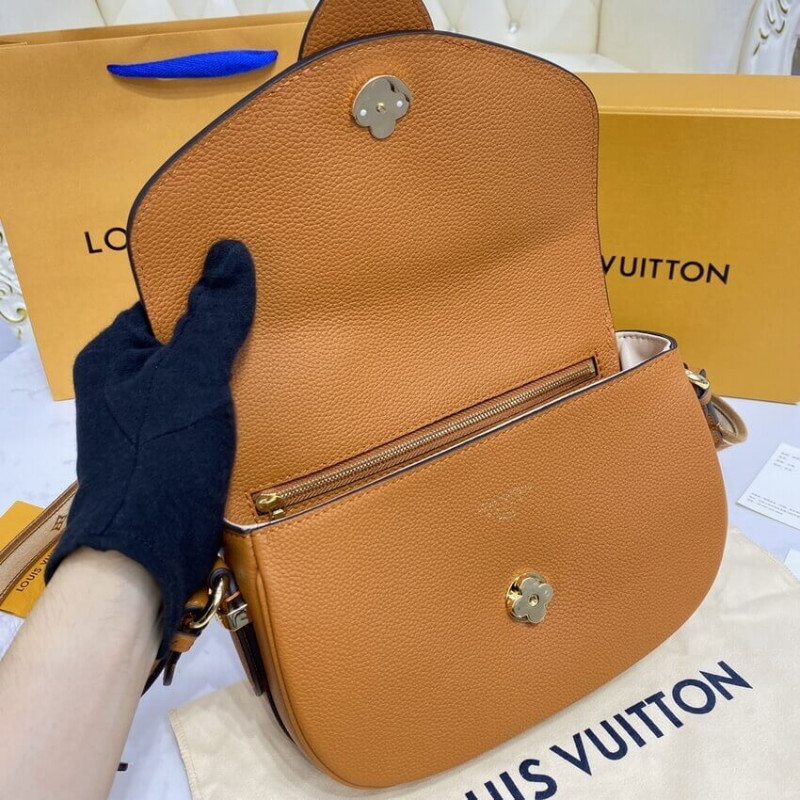 Louis Vuitton LV Pont 9 Soft MM M58968 Sienne Doree-18