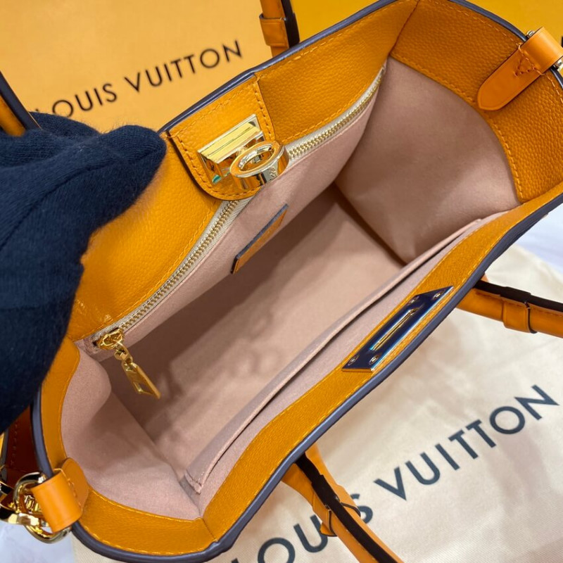 Louis Vuitton a mi lado PM M57730 Orange-15