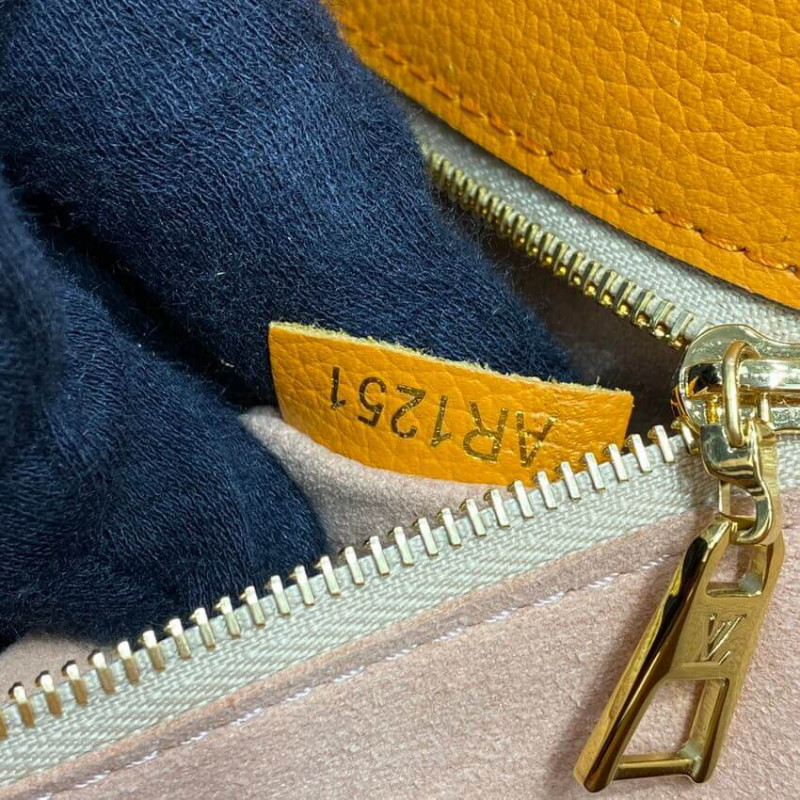 Louis Vuitton a mi lado PM M57730 Orange-17