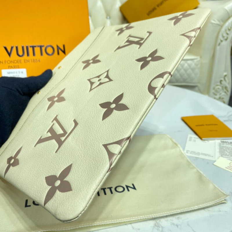 Louis Vuitton Daily Pouch M80174 Cream-4