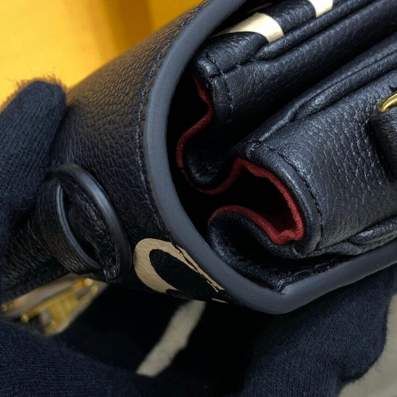 Louis Vuitton Pochette Metis M45773-8