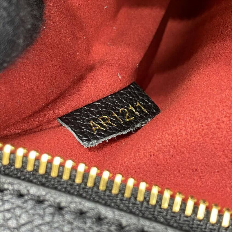 Louis Vuitton Pochette Metis M45773-17
