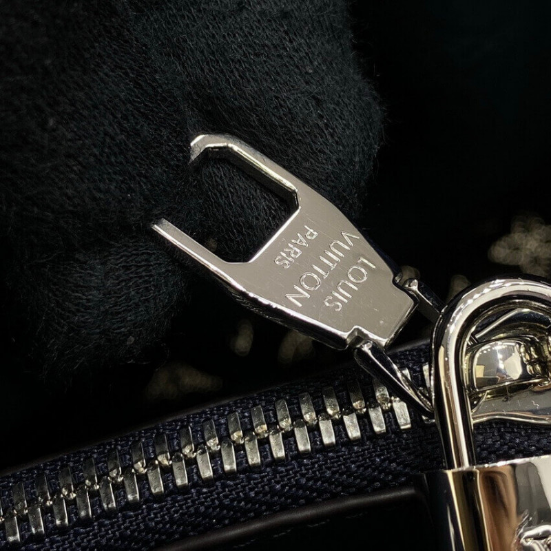 Louis Vuitton Mahina Becerro perforado Muria M59554-18