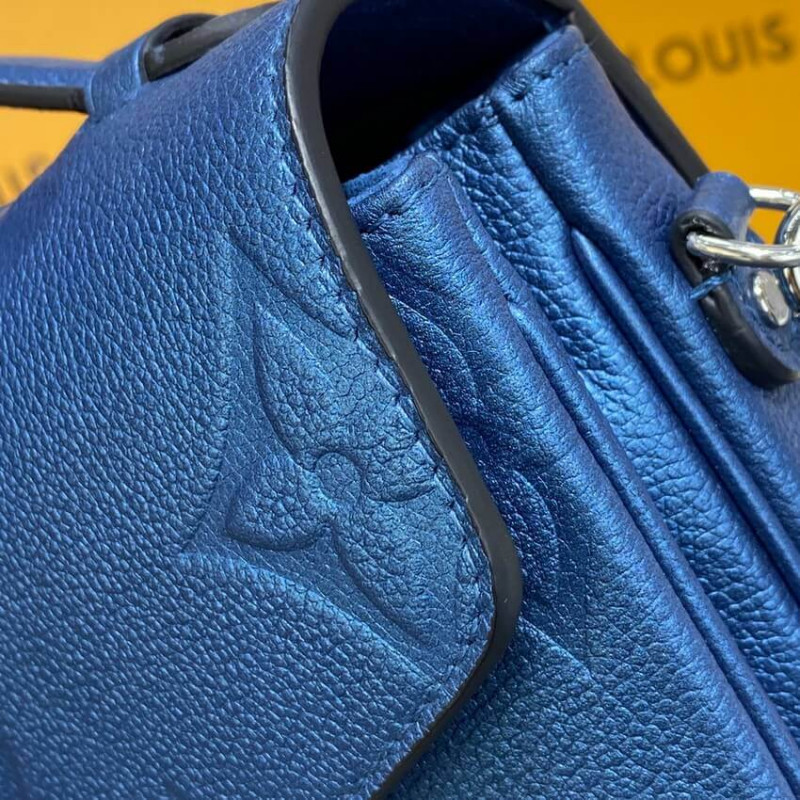 Louis Vuitton Pochette Metis M59211 Navy Nacre-8