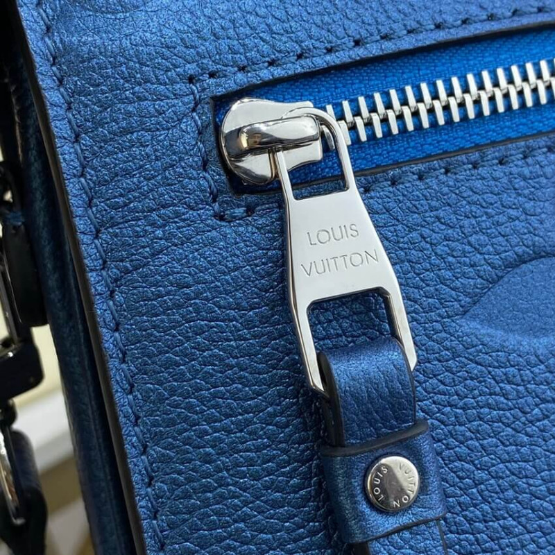 Louis Vuitton Pochette Metis M59211 Navy Nacre-12