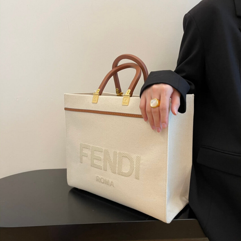 Fendi Medium Sunshine Tote Bolsa en Cream Canvas 8BH386-4