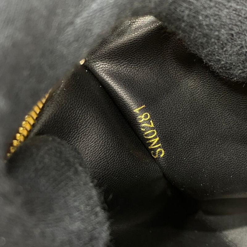 Louis Vuitton Capucines BB M59061 Black/Arizona Beige-12