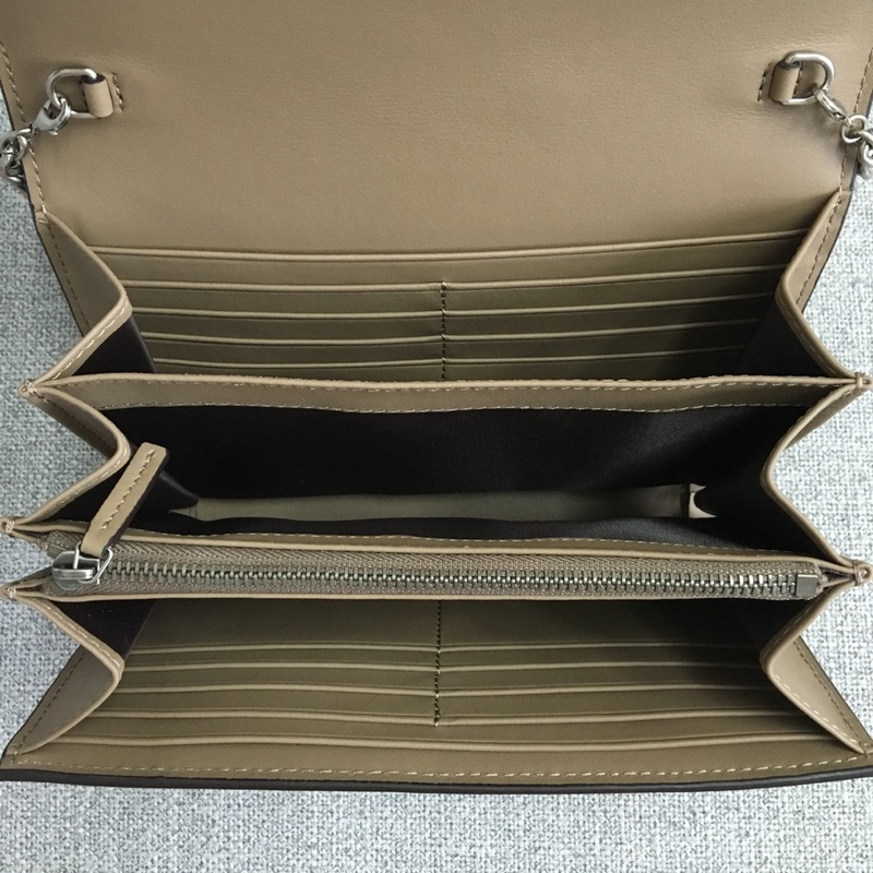 billetera de la cadena de lona de Gucci Dioniso-4