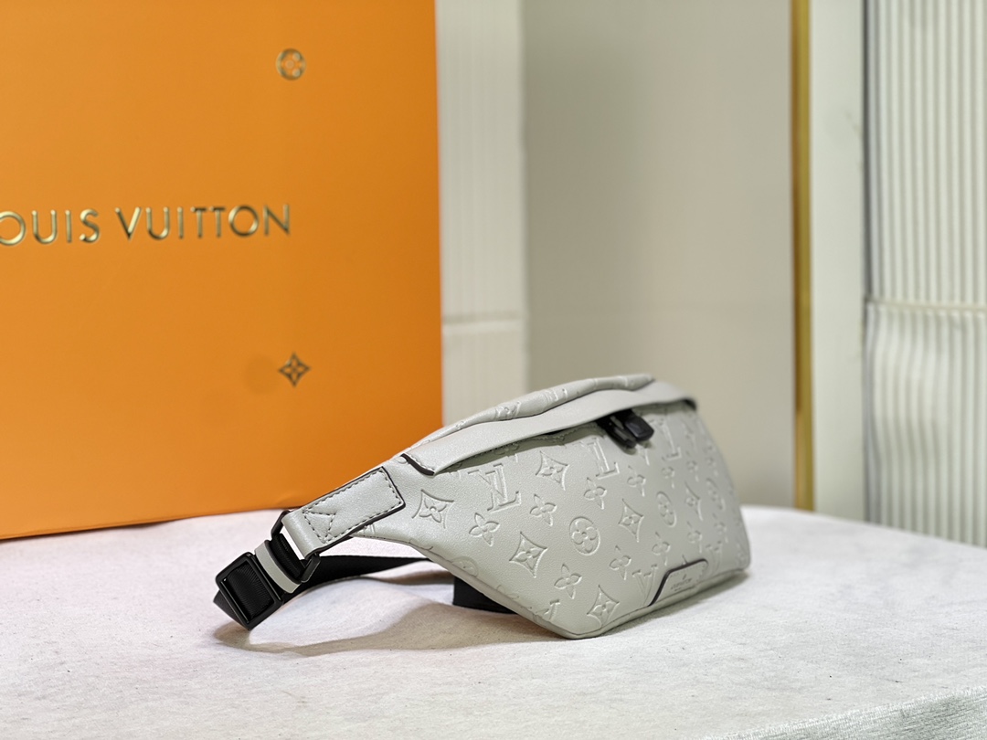 Louis Vuitton Discovery BumBolsa PM-1