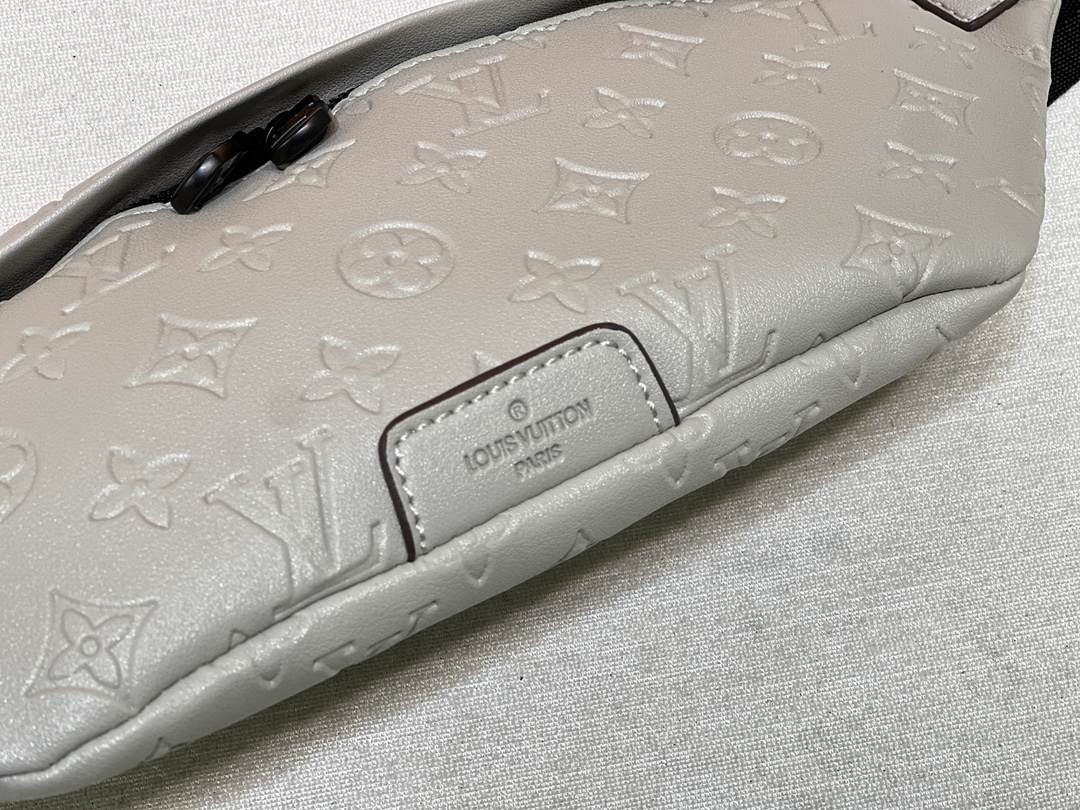 Louis Vuitton Discovery BumBolsa PM-3