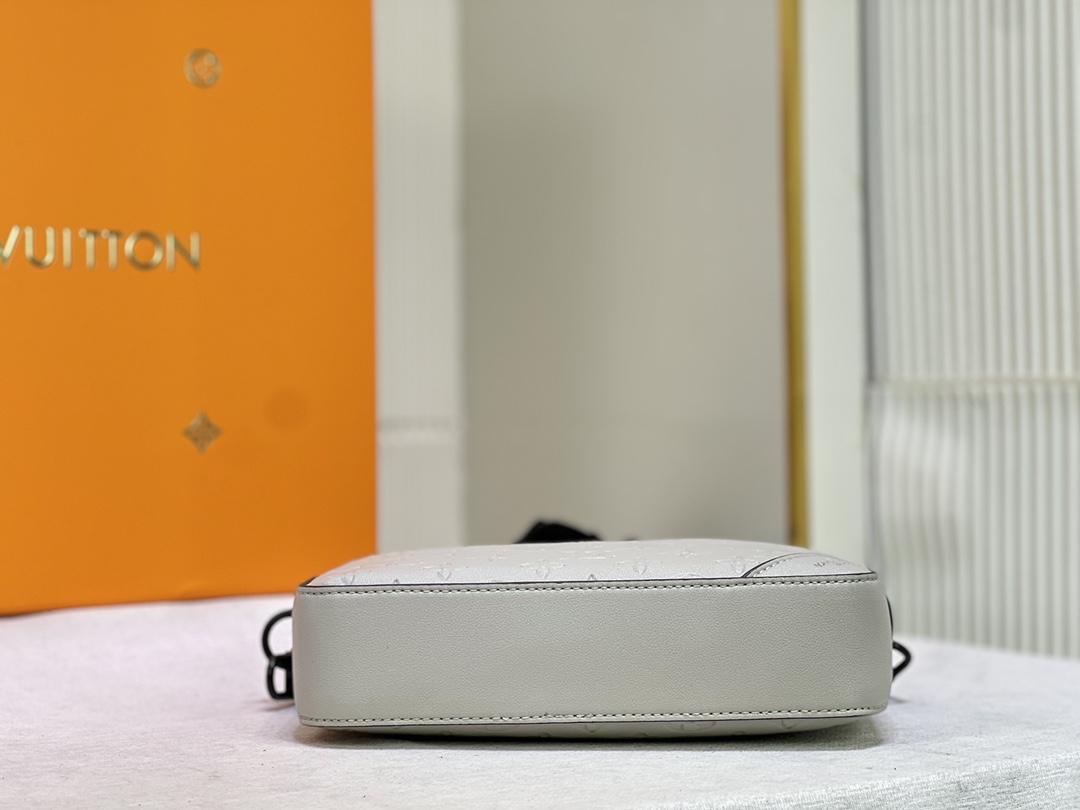 Louis Vuitton Duo Messenger-4