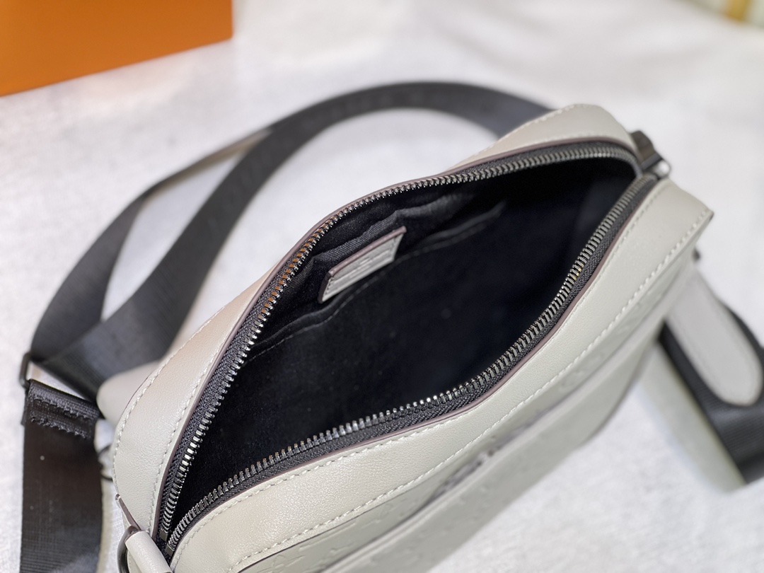 Louis Vuitton Duo Messenger-5