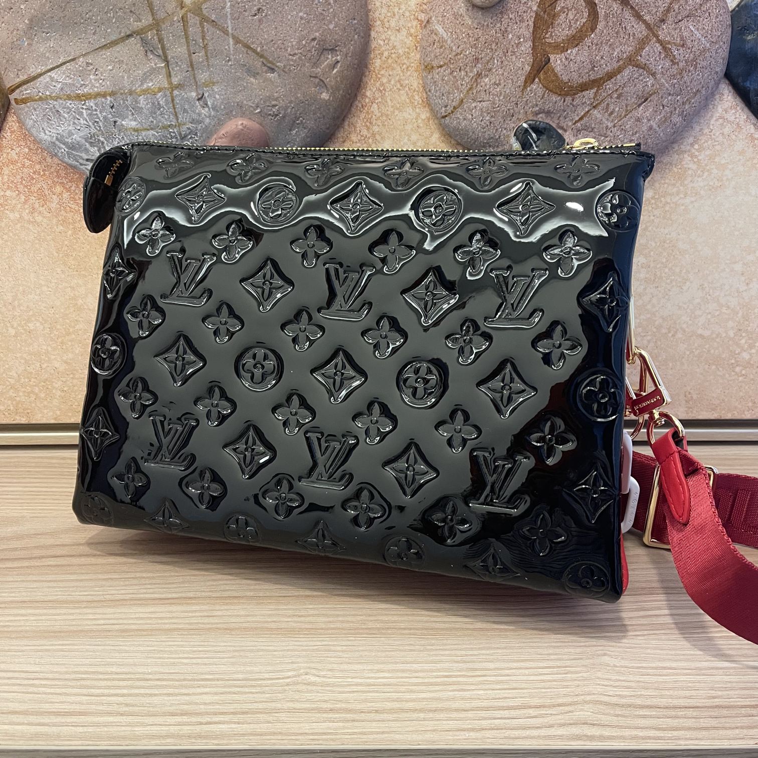 Louis Vuitton Coussin PM Patent Leather- Negro/Verde-2