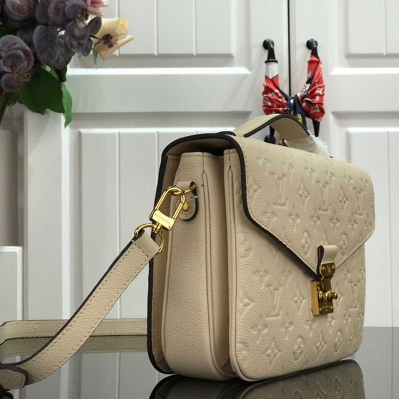 Louis Vuitton Pochette Metis M44881 M44071 Beige/ Navy-7
