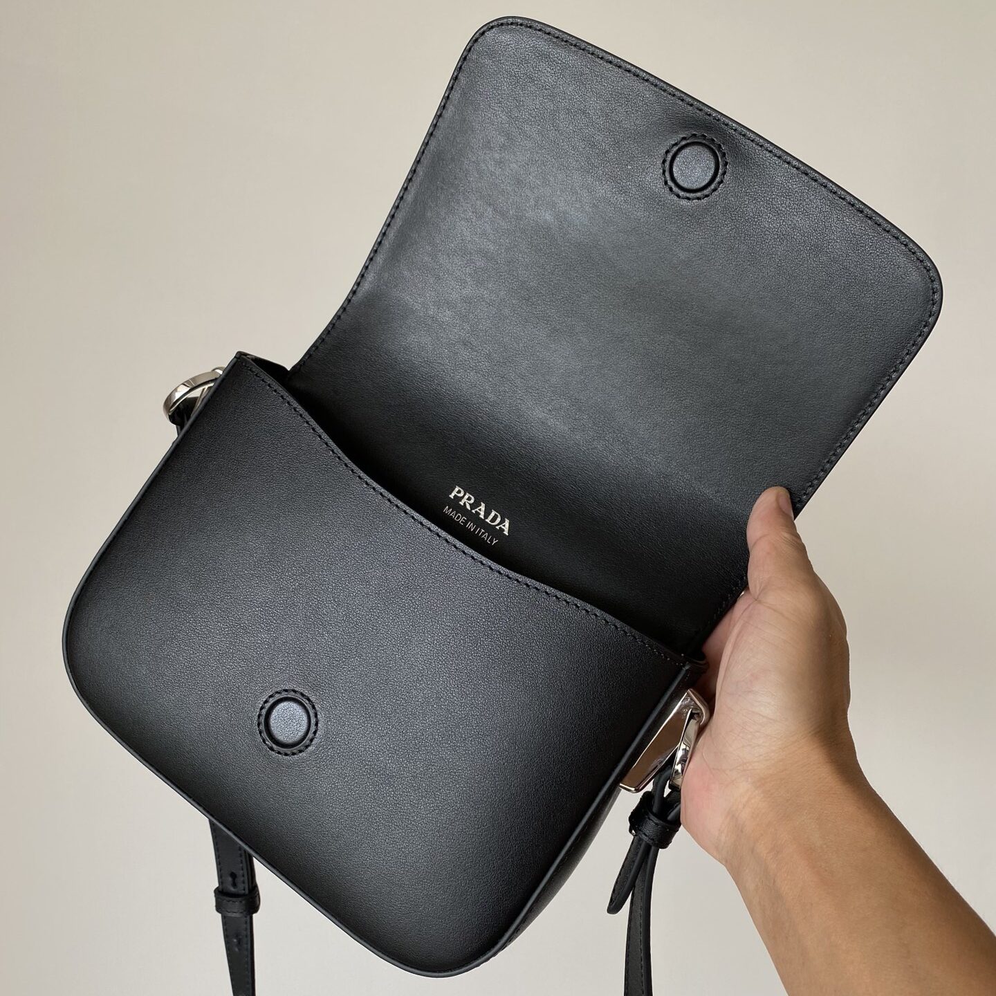 bolso de hombro de identidad de cuero prada saffiano-2