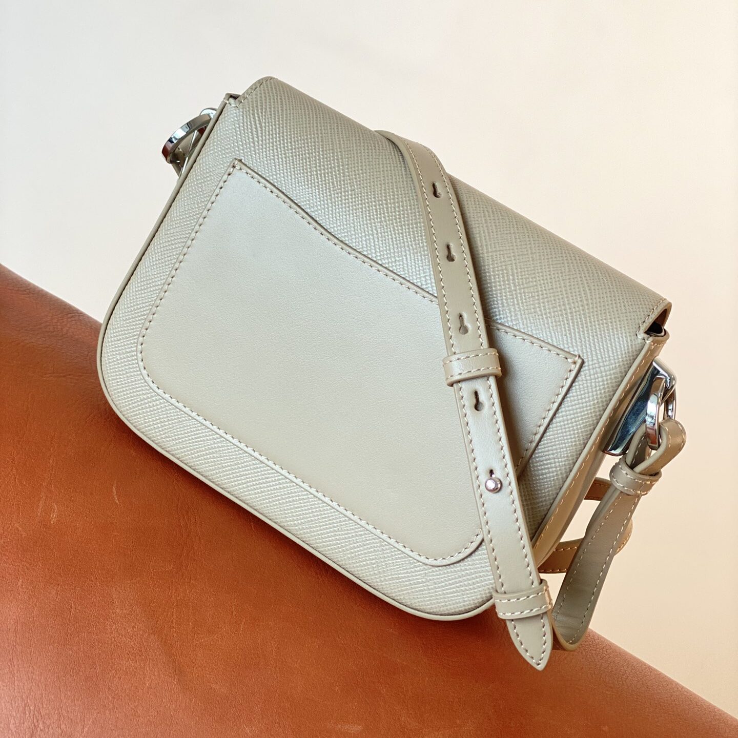 bolso de hombro de identidad de cuero prada saffiano-5