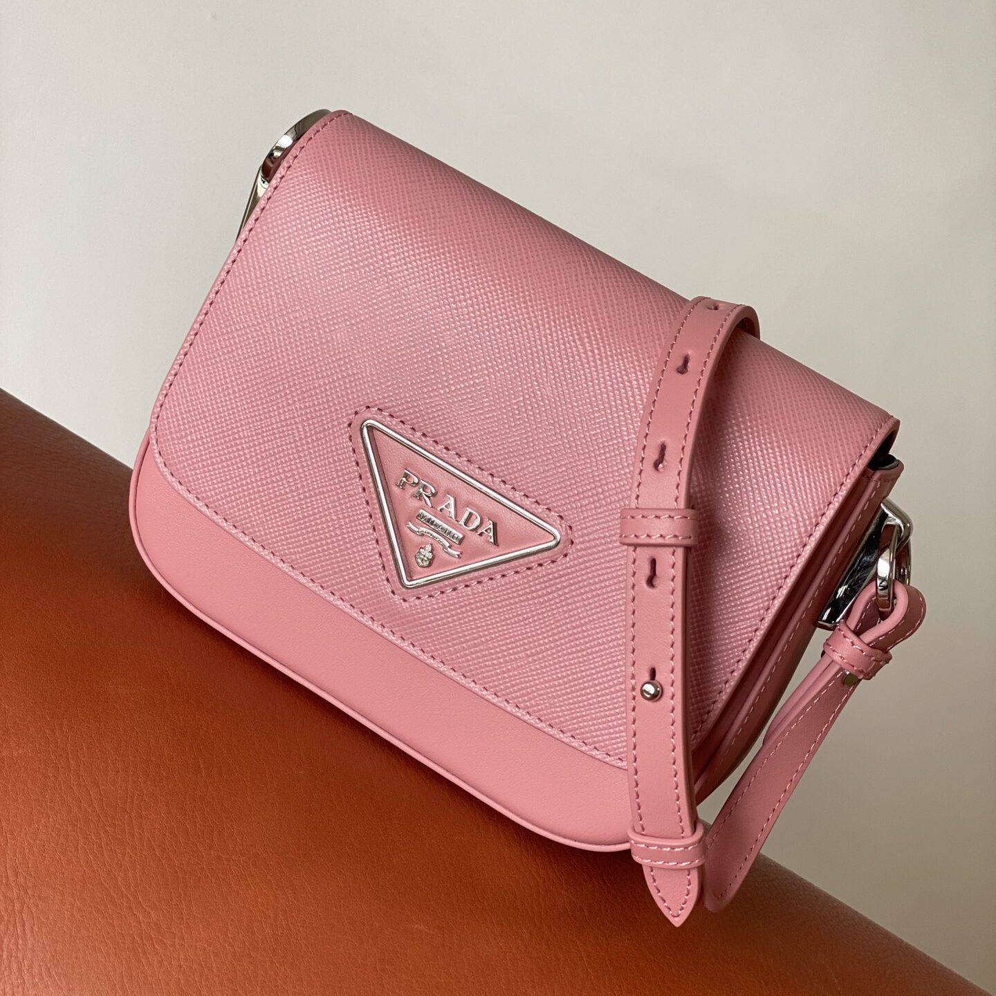 bolso de hombro de identidad de cuero prada saffiano-8