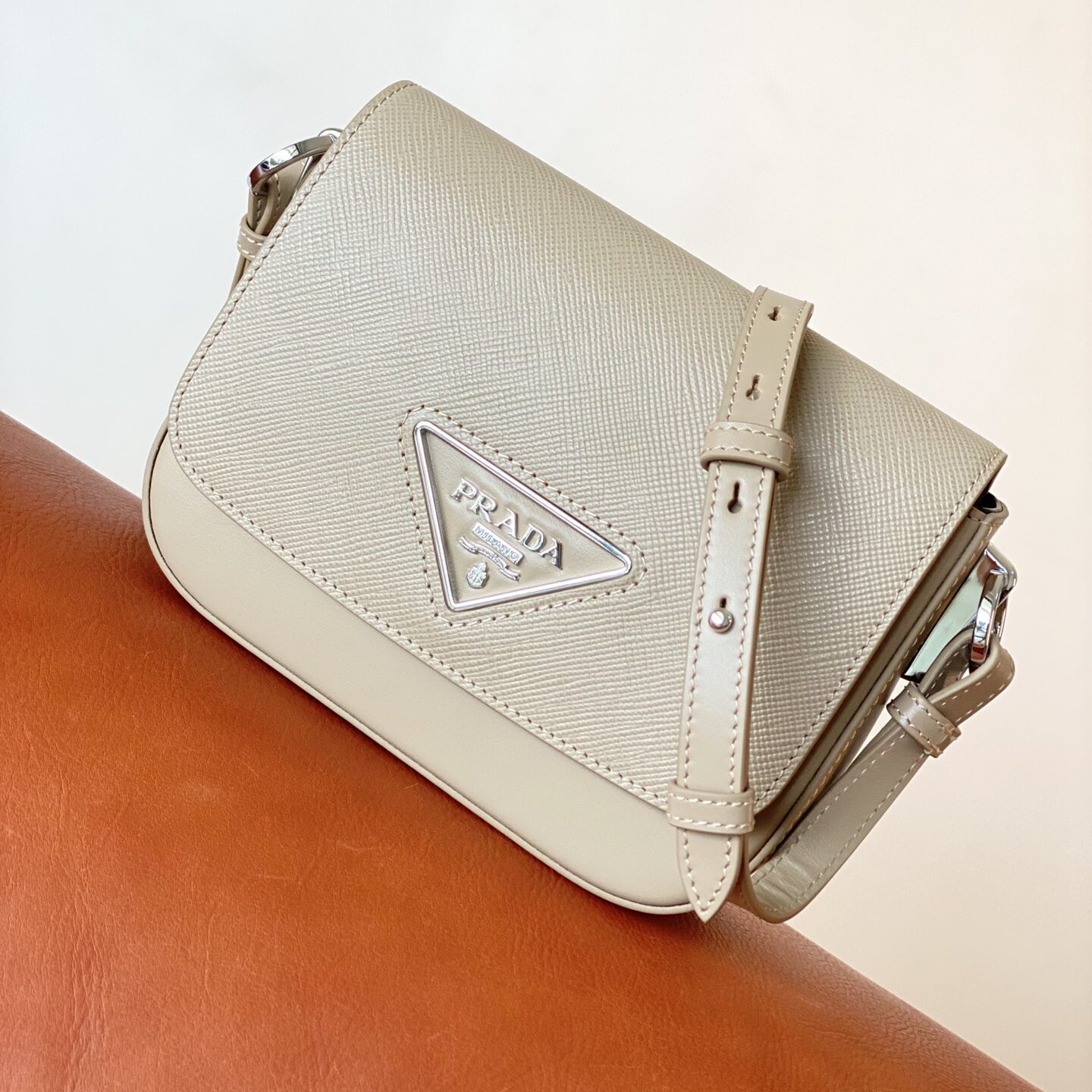 bolso de hombro de identidad de cuero prada saffiano-9