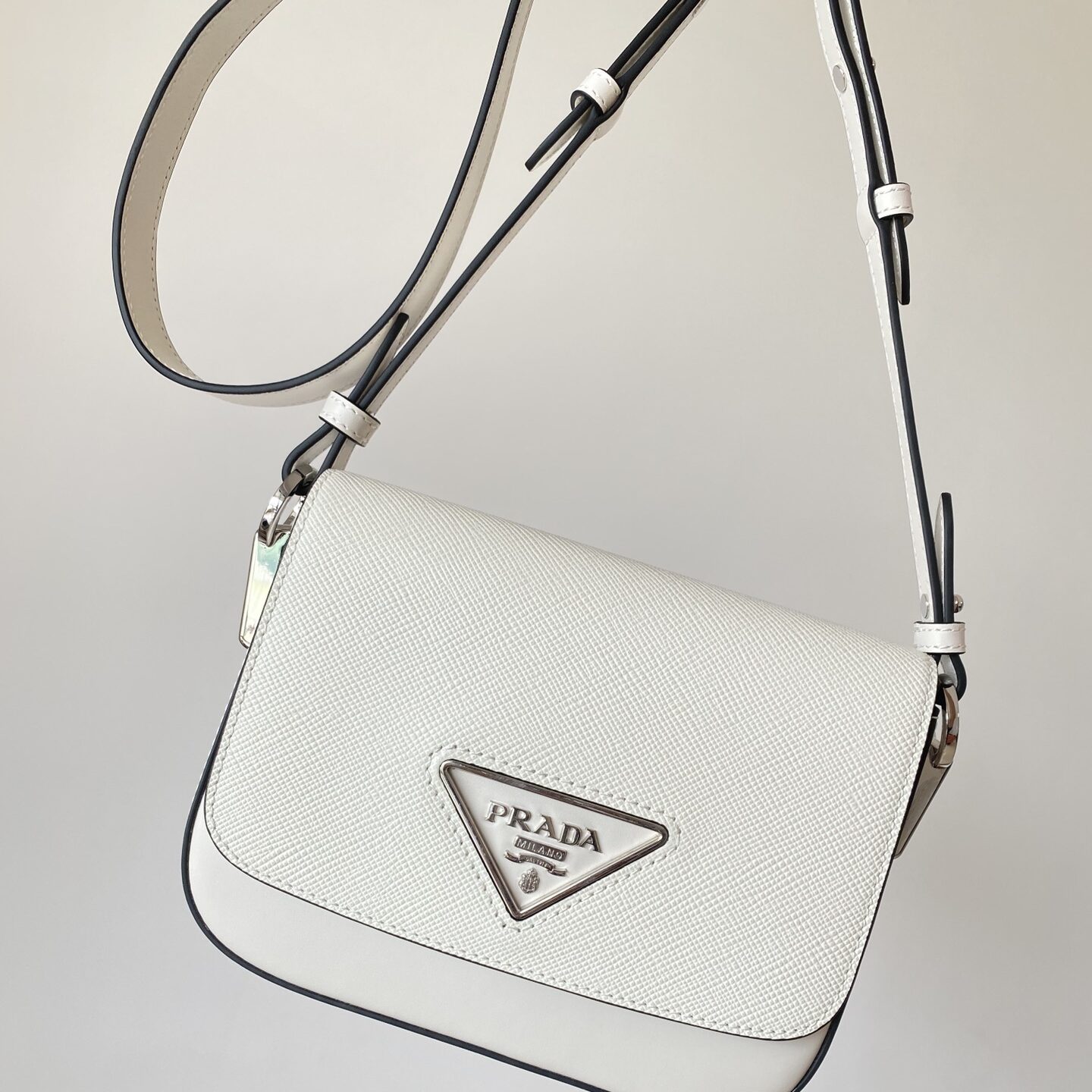 bolso de hombro de identidad de cuero prada saffiano-10