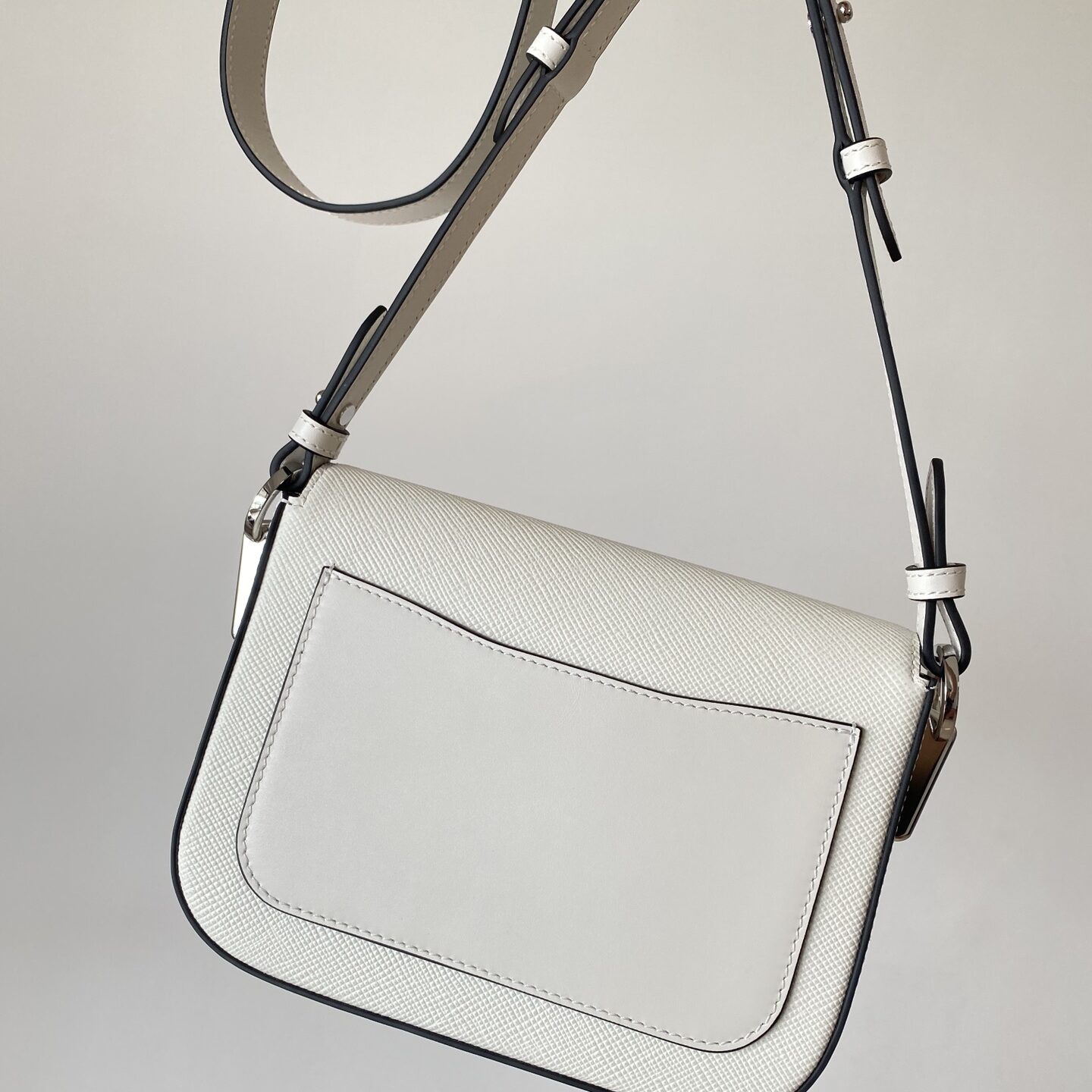 bolso de hombro de identidad de cuero prada saffiano-13