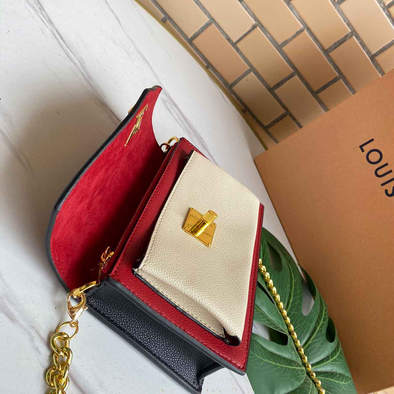 LOUIS VUITTON MYLOCKME Cadena Bolsa M56641 Rojo/Pink&White-3