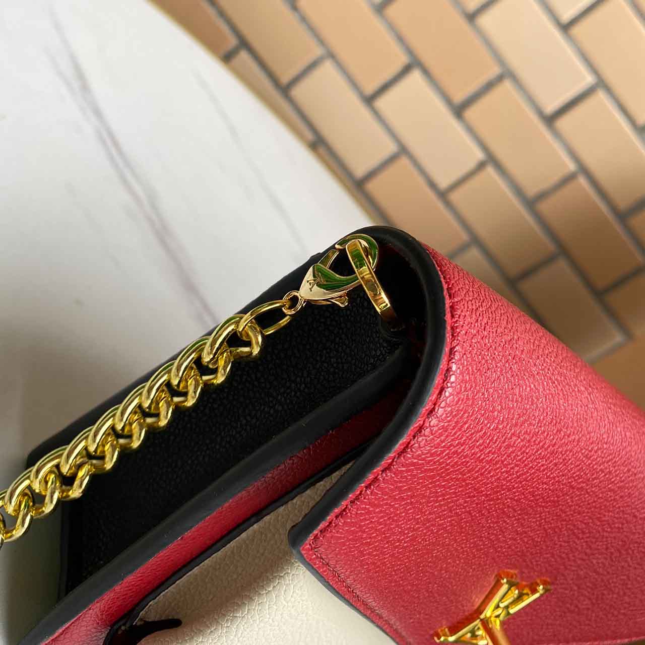 LOUIS VUITTON MYLOCKME Cadena Bolsa M56641 Rojo/Pink&White-5