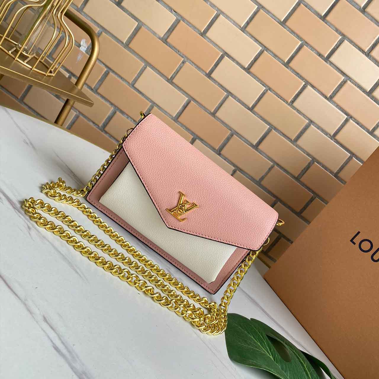 LOUIS VUITTON MYLOCKME Cadena Bolsa M56641 Rojo/Pink&White-10