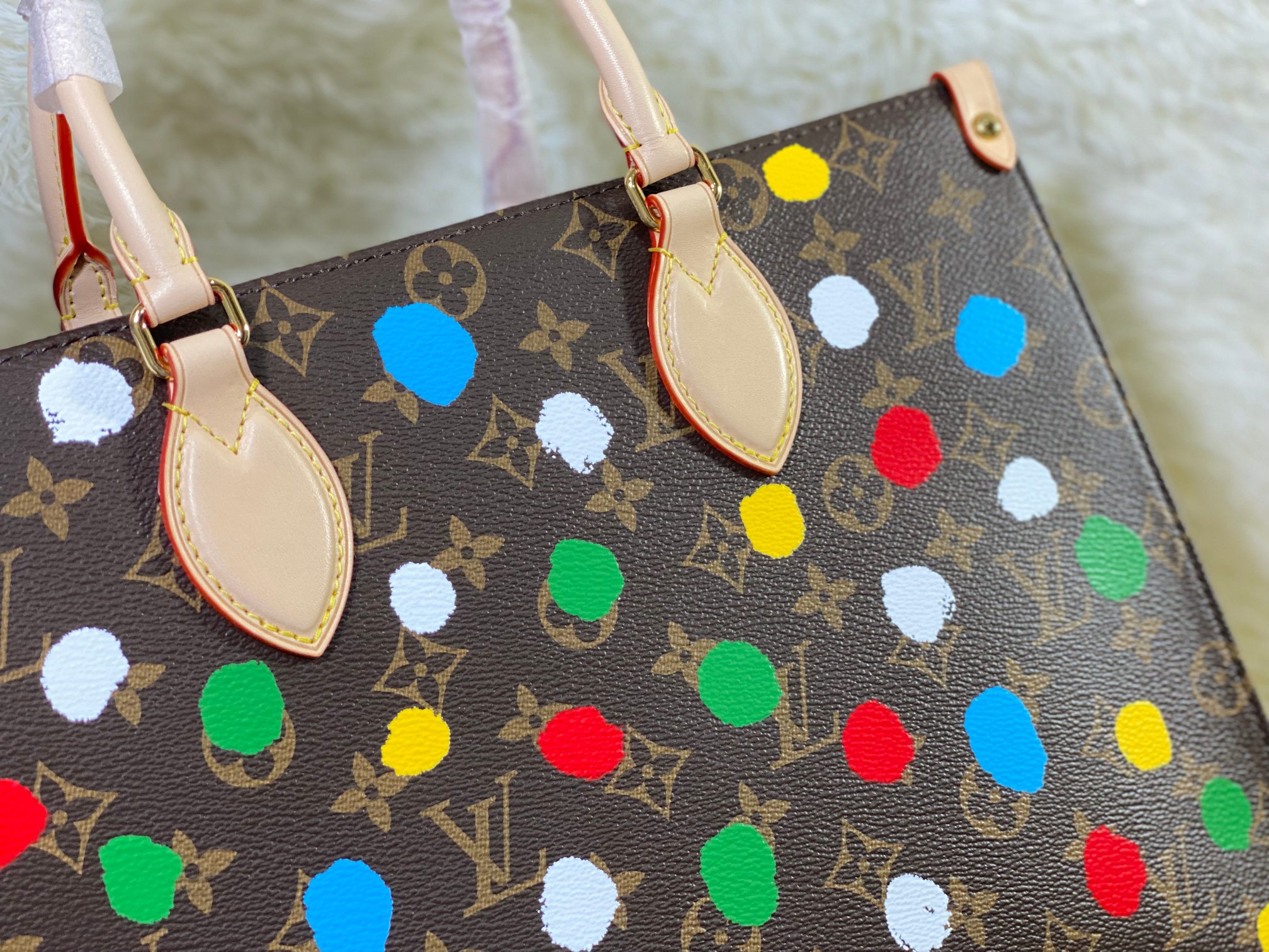 Louis Vuitton LV X YK Onthego MM M46379-2